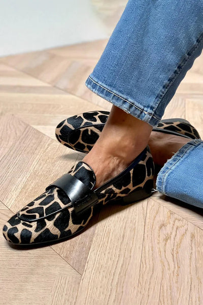 Sofia™ | Mocassins à imprimé animalier et bande élégante