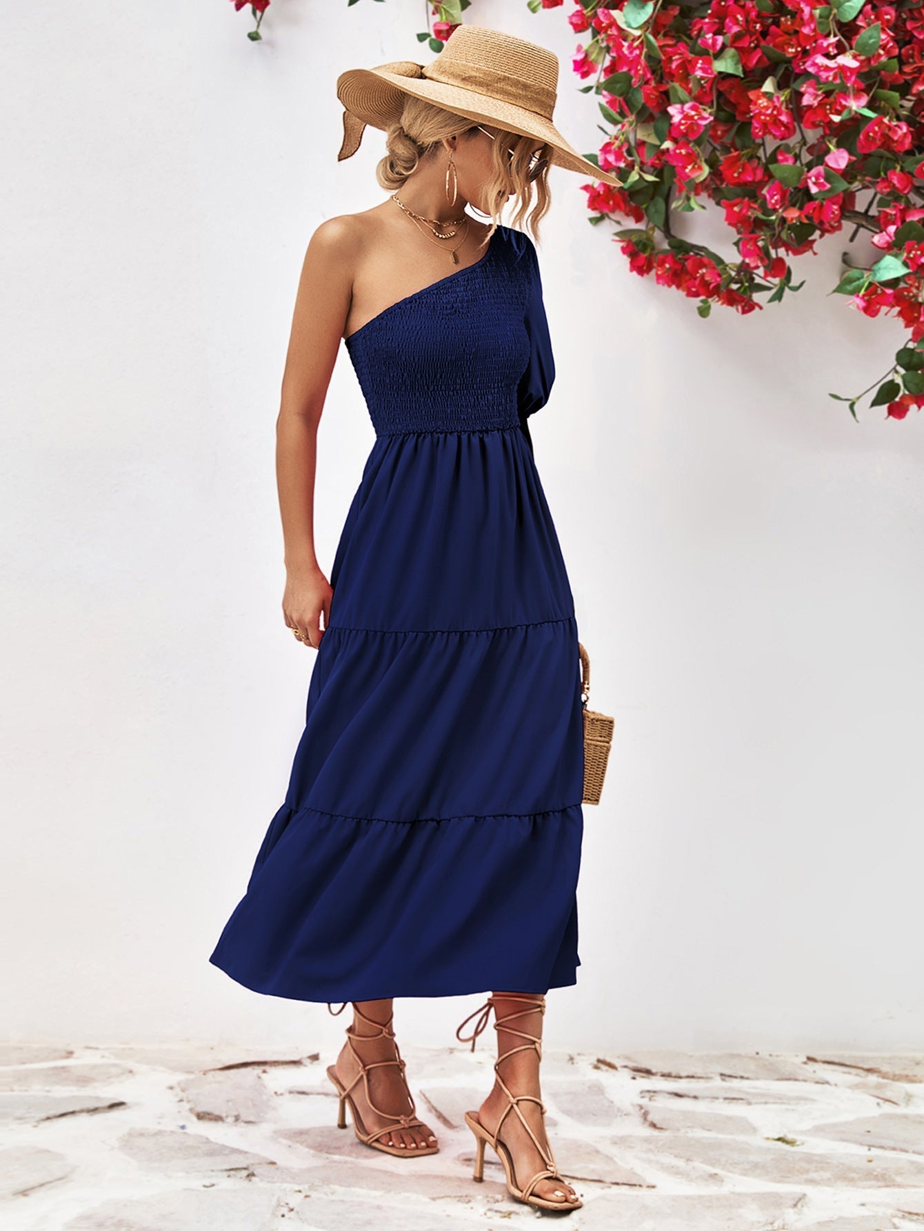 Sophie Paris® | Robe mi-longue à une épaule froncée avec silhouette fluide