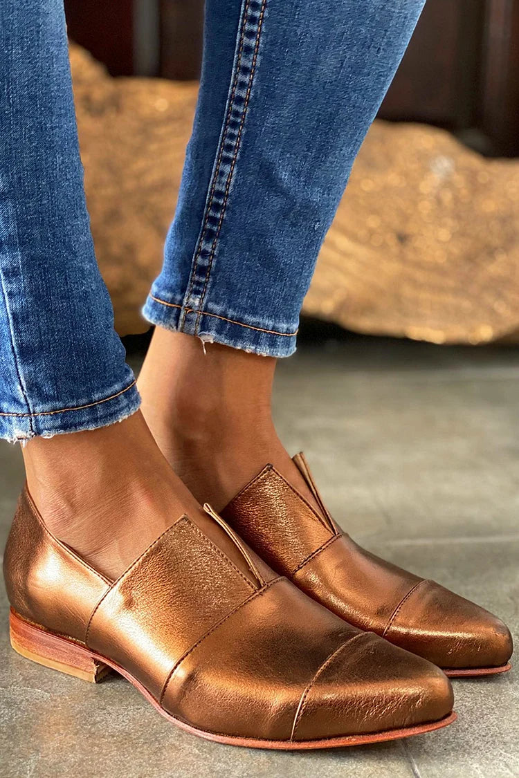 Sylvia | Mocassins à bout pointu avec découpure en V