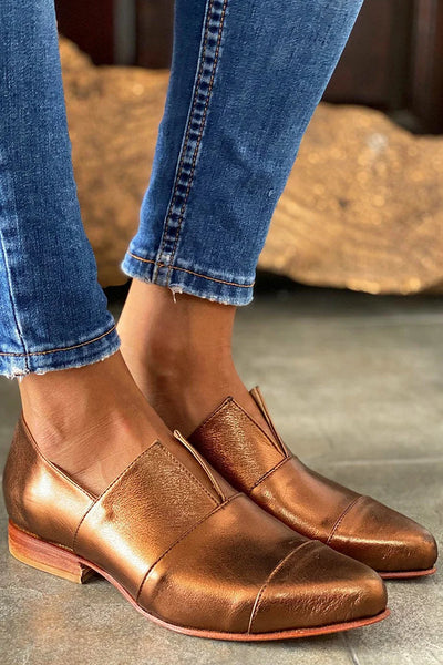 Sylvia | Mocassins à bout pointu avec découpure en V