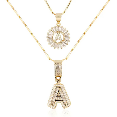 Rosa™ | Parure élégante avec moissanite et pendentif initiale doré