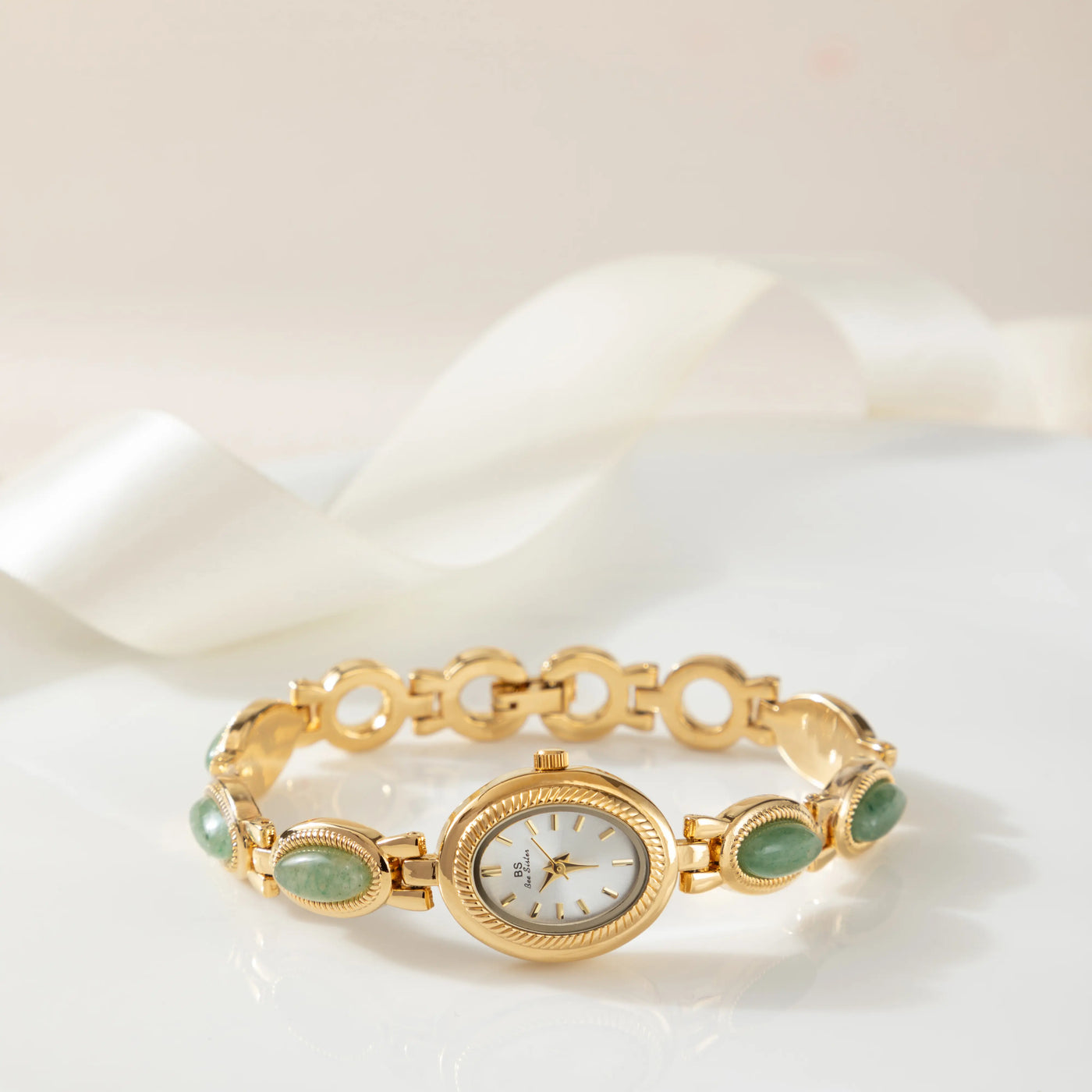 Runa™ | Montre Élégante au Design Contrasté