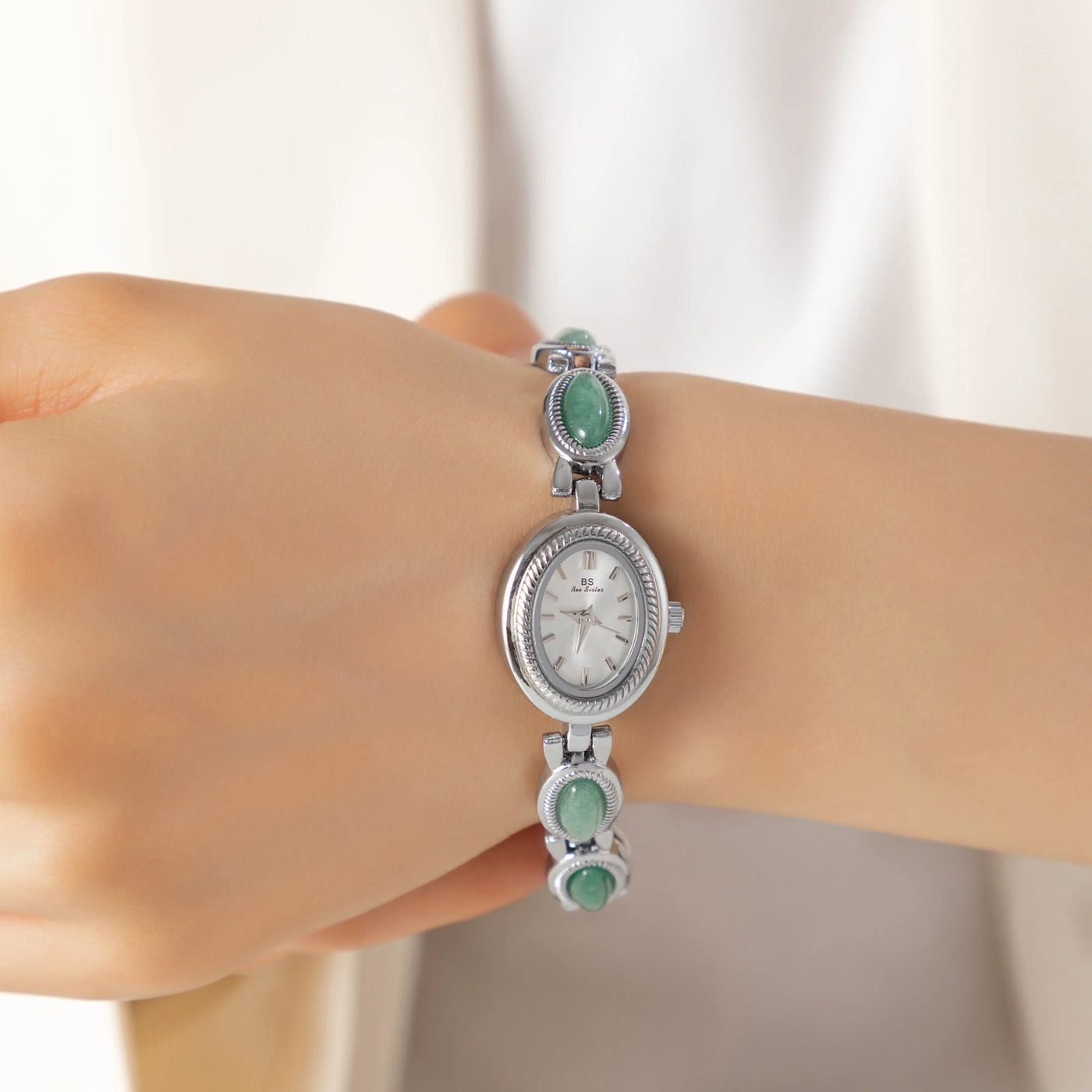 Runa™ | Montre Élégante au Design Contrasté