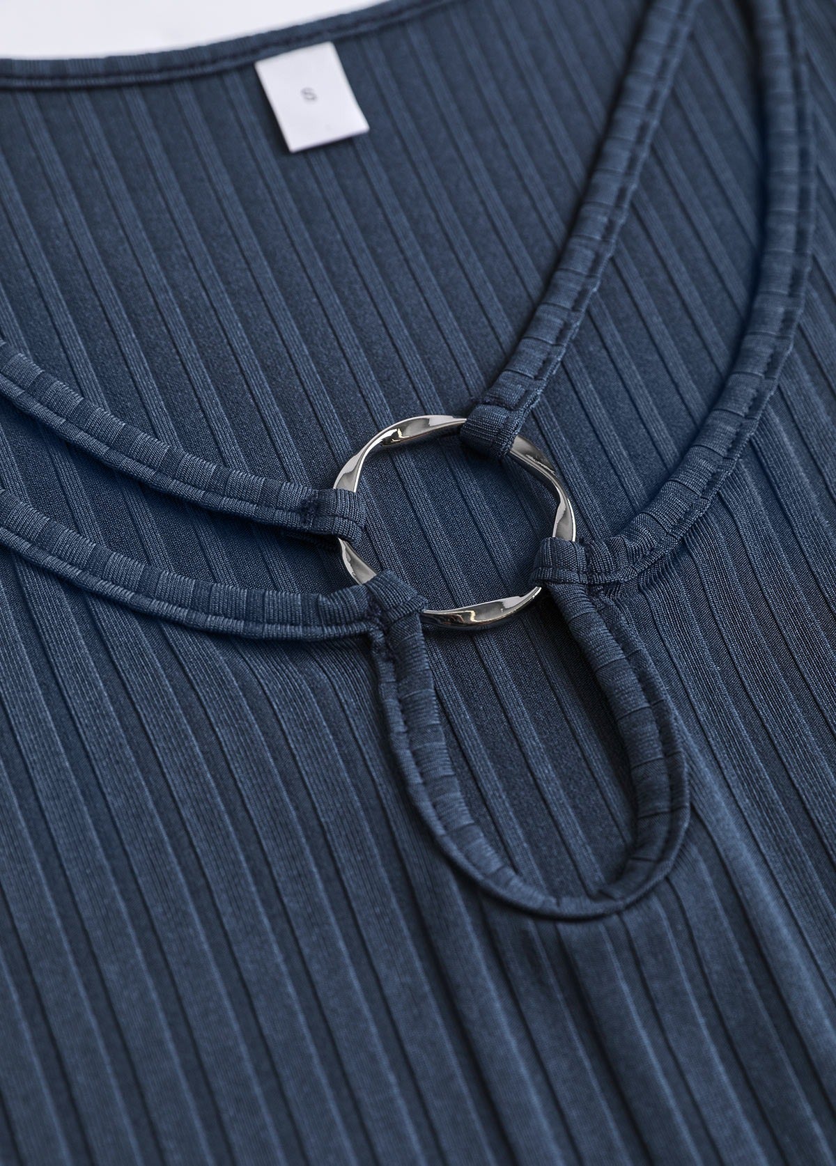 T-shirt en dentelle bleu marine