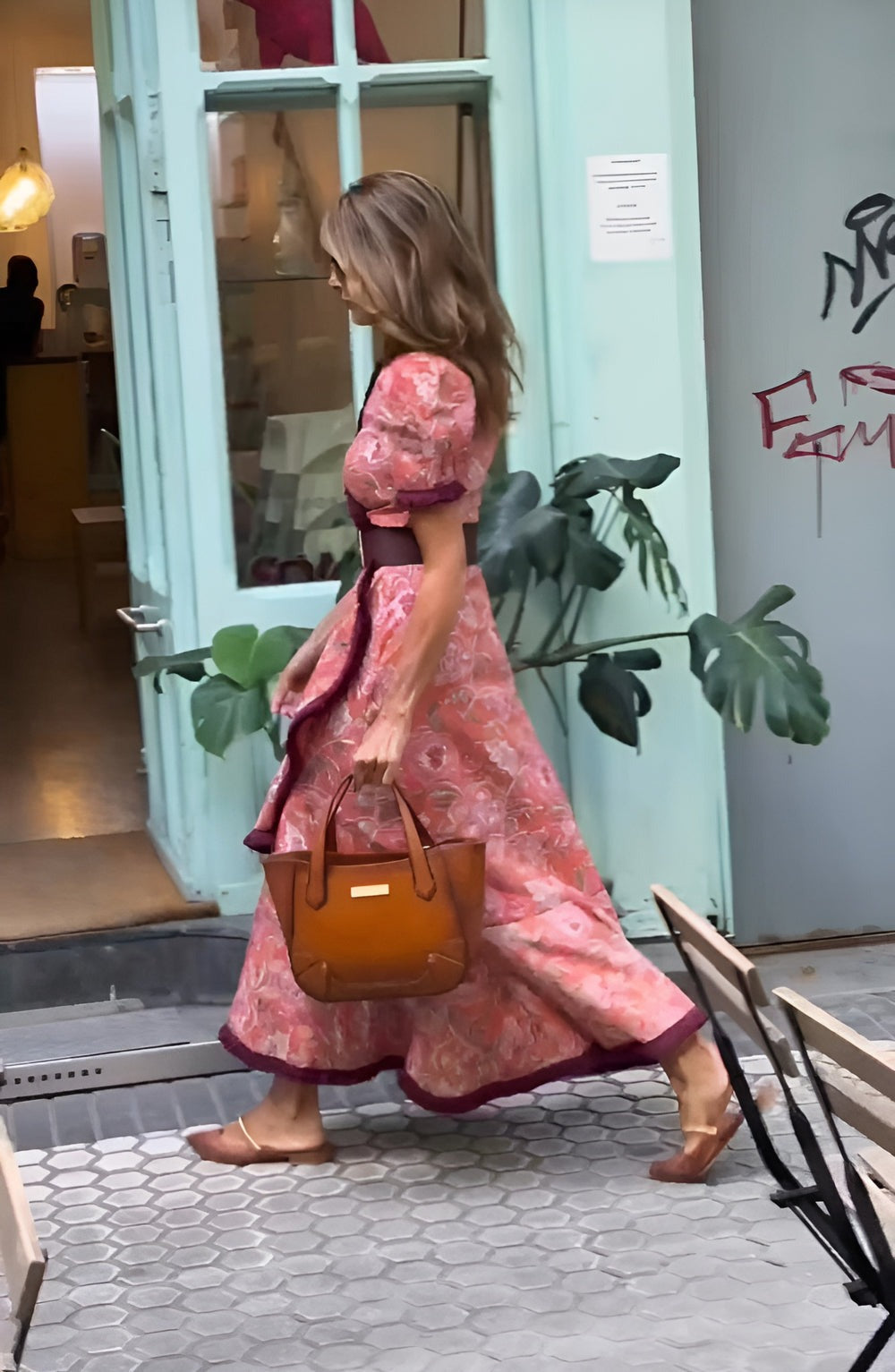 Robe longue rose élégante à manches courtes