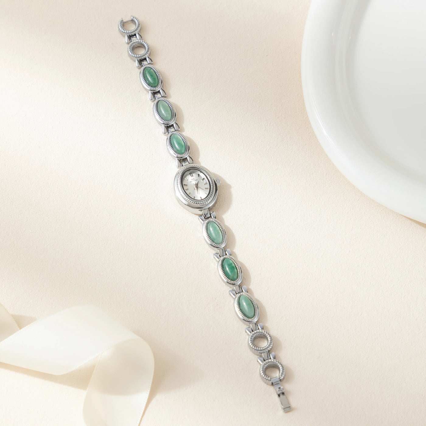 Runa™ | Montre Élégante au Design Contrasté