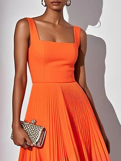 Robe mi-longue classique plissée sans manches