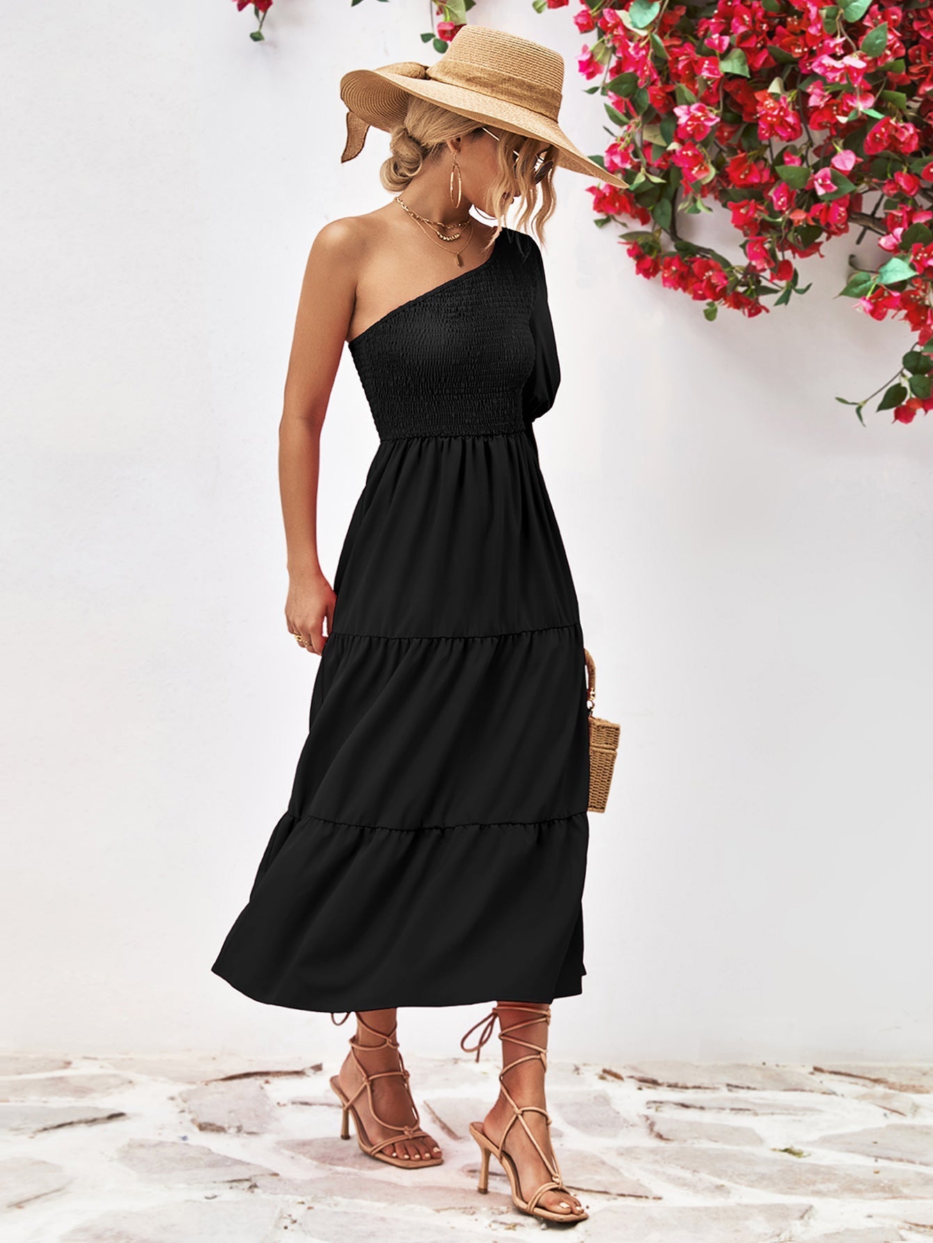 Sophie Paris® | Robe mi-longue à une épaule froncée avec silhouette fluide