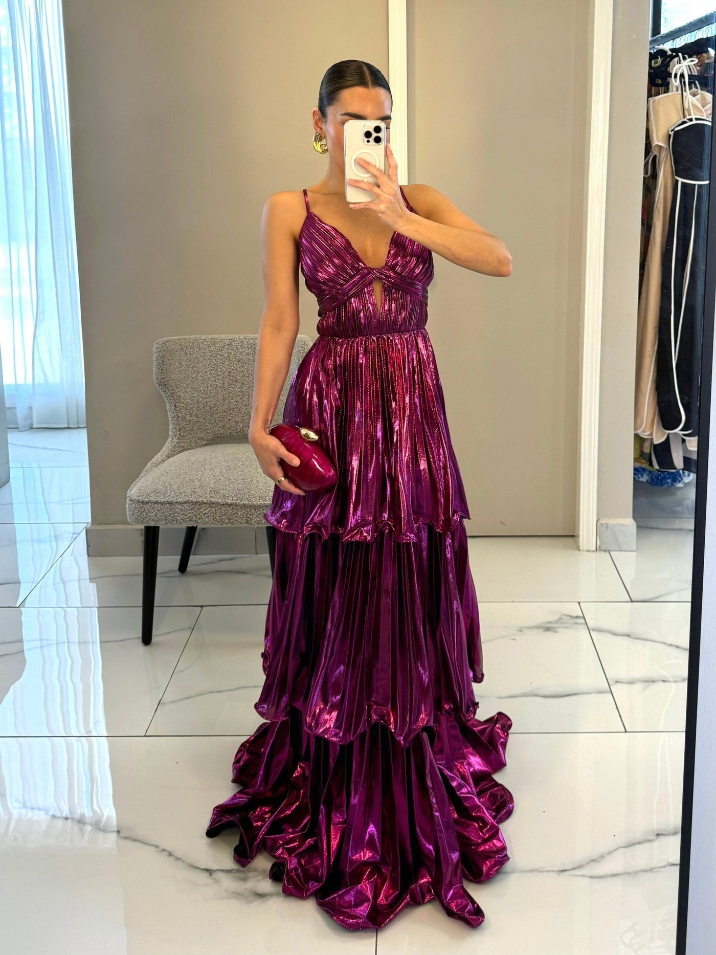 Robe longue plissée en tissu métallisé