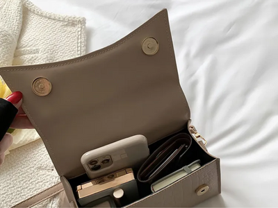 Sac à main et écharpe pour femmes