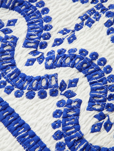 Robe sans manches brodée à volants