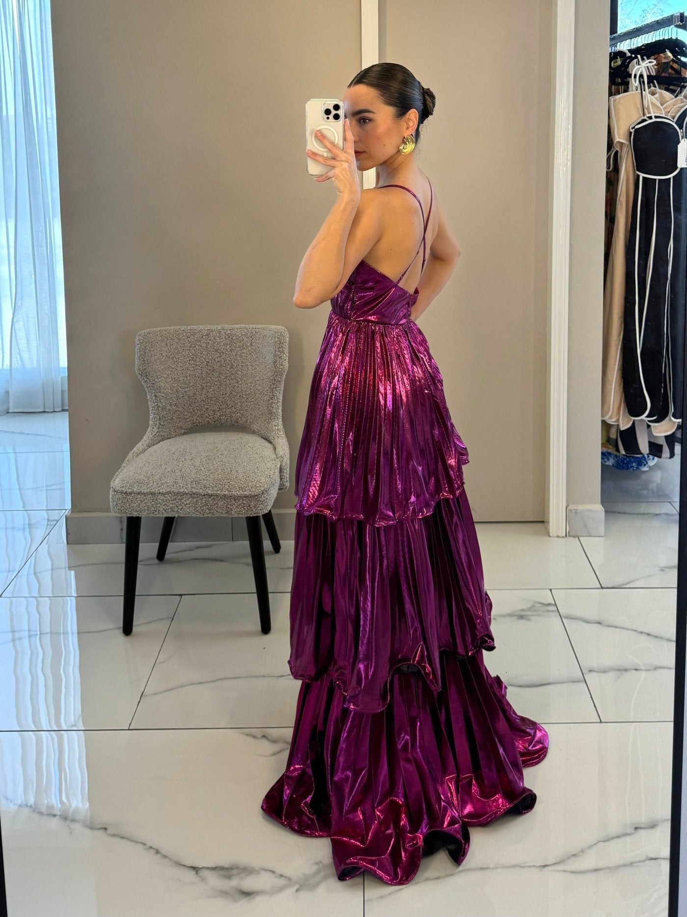 Robe longue plissée en tissu métallisé