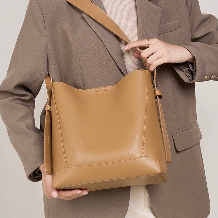 Sac à bandoulière et à l'épaule en cuir véritable grand modèle à sez pour homme