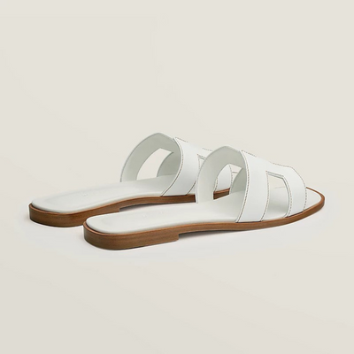 Edmonton Essence™ | Elegant Sandals