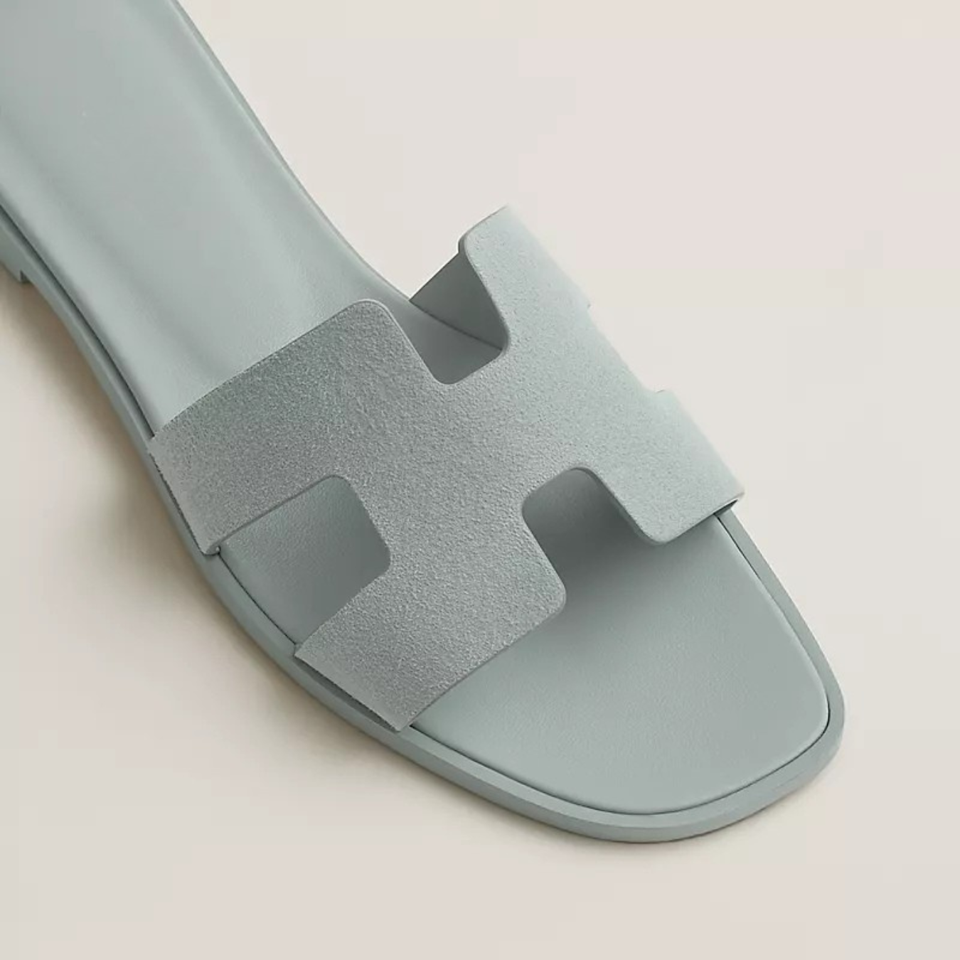 Edmonton Essence™ | Elegant Sandals