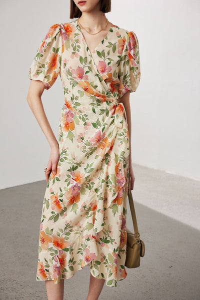 Robe portefeuille mi-longue en soie à fleurs