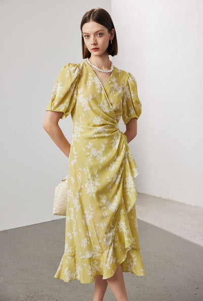 Robe portefeuille mi-longue en soie à fleurs