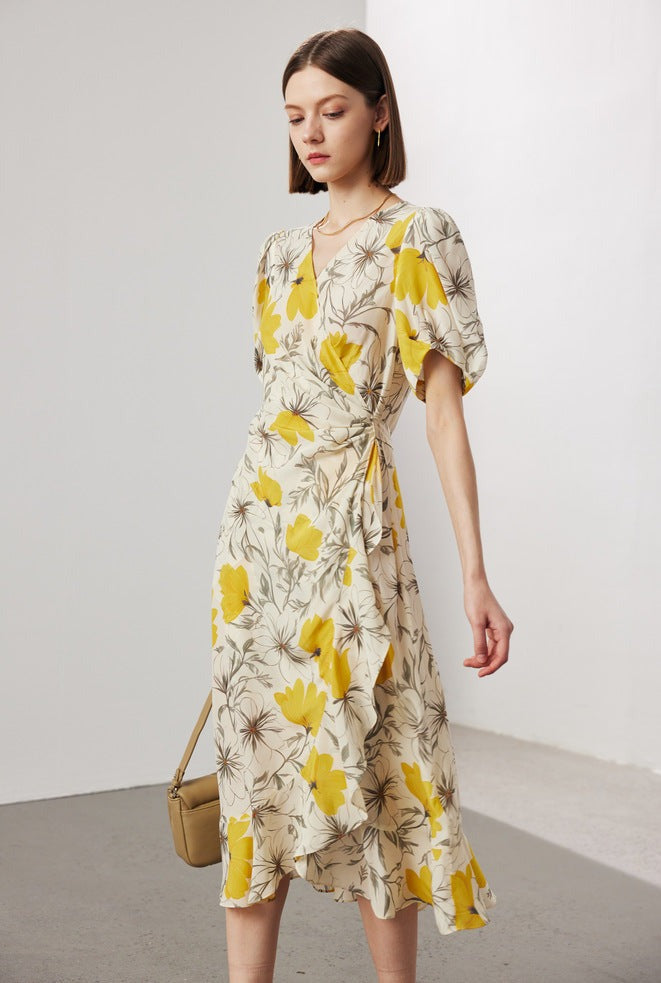 Robe portefeuille mi-longue en soie à fleurs