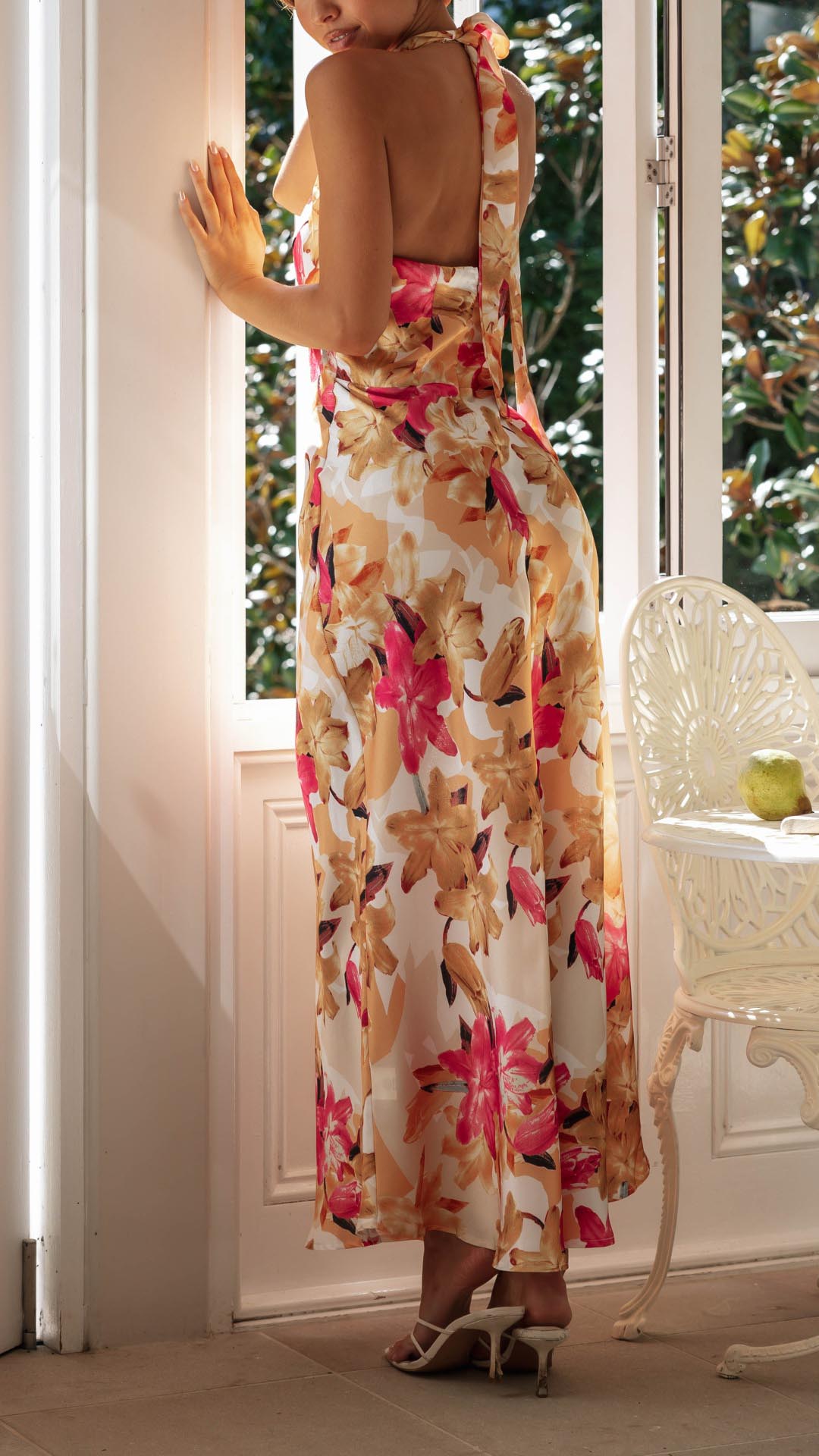 Shannon | Robe longue à bretelles croisés avec motif floral