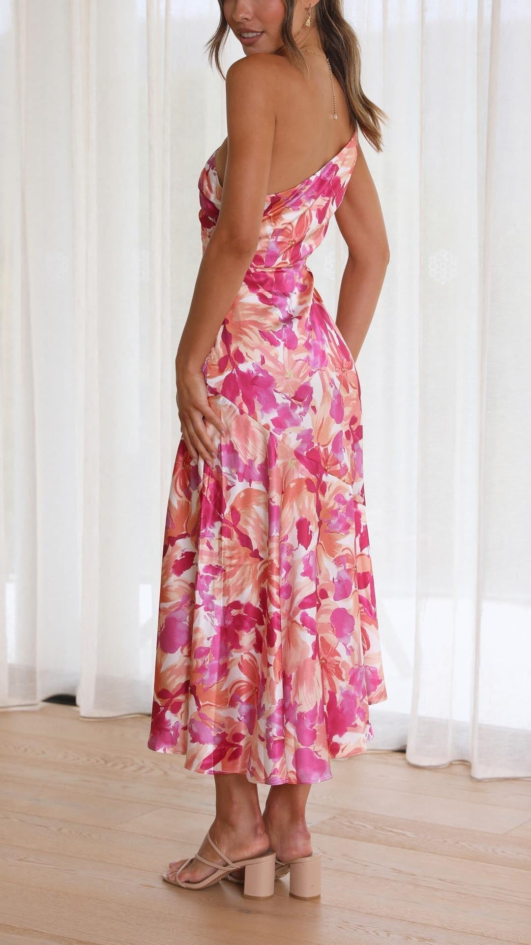 Sophie | Robe longue à motifs floraux avec taille haute et manches en échelle