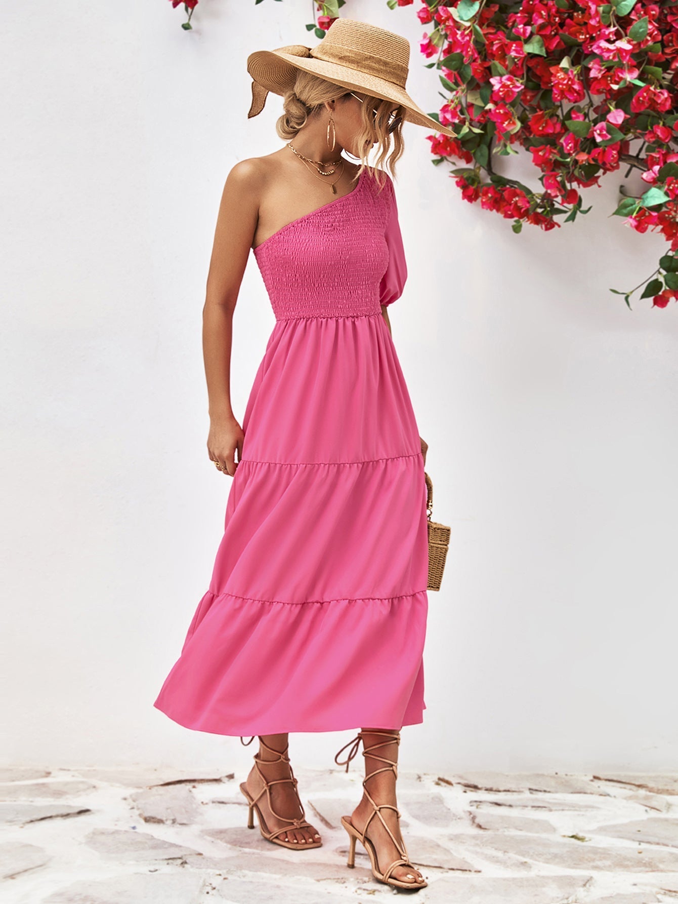 Sophie Paris® | Robe mi-longue à une épaule froncée avec silhouette fluide