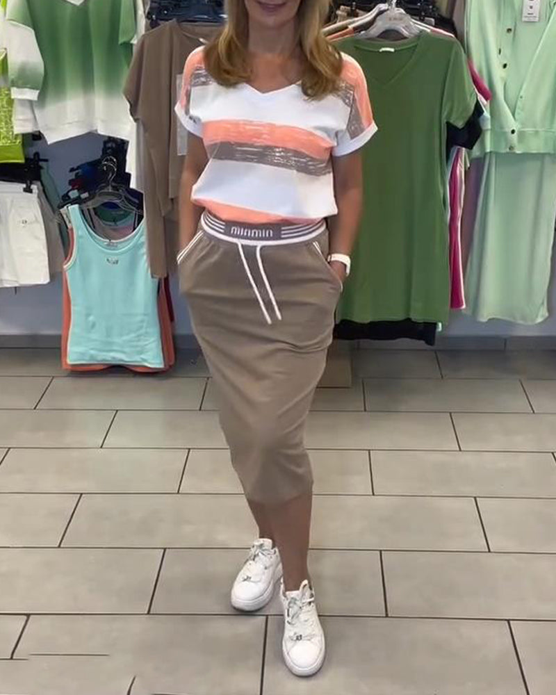 Set Jupe De Sport Rayée À Col En V