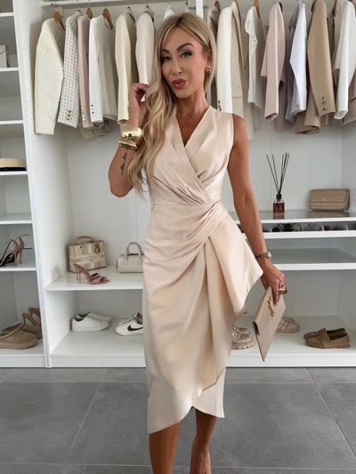 Robe mi-longue en satin